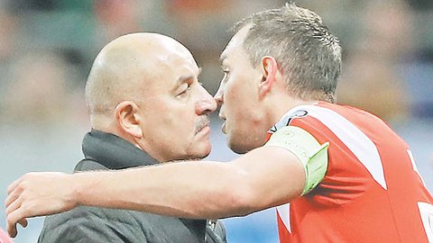 Станислав Черчесов: «Важно, чтобы Дзюба и болельщики оставили все разногласия в уходящем году. Впереди — Евро!»